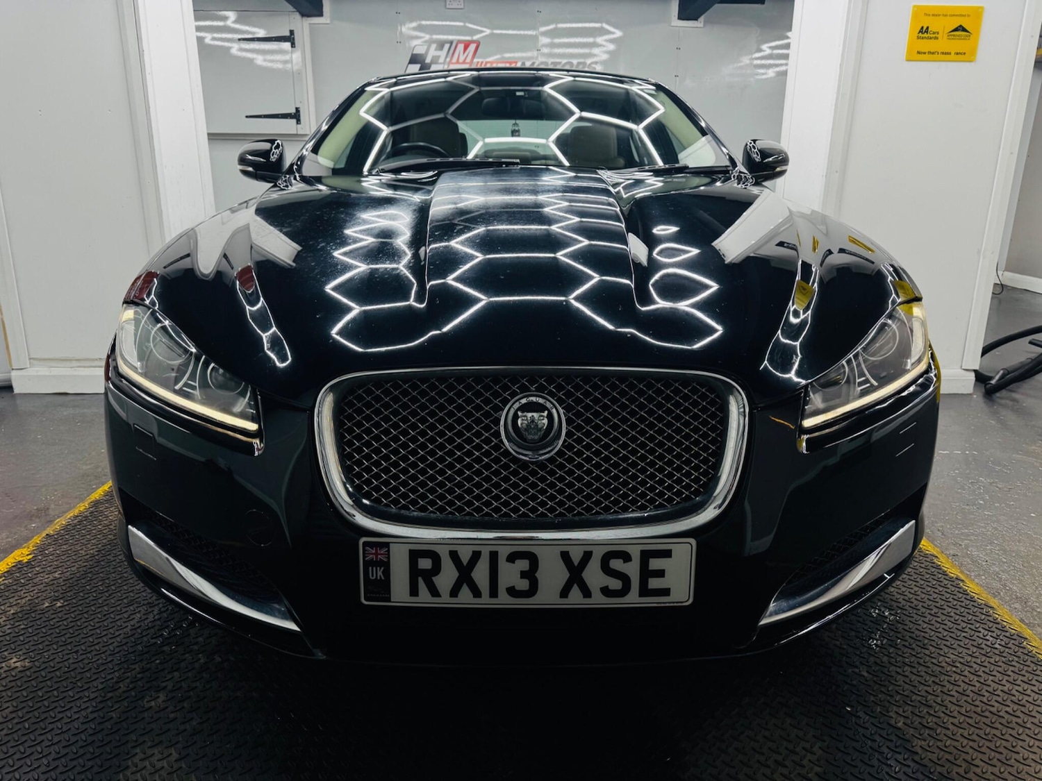 Used Jaguar XF 2013 for sale - 77253935: Photo 2