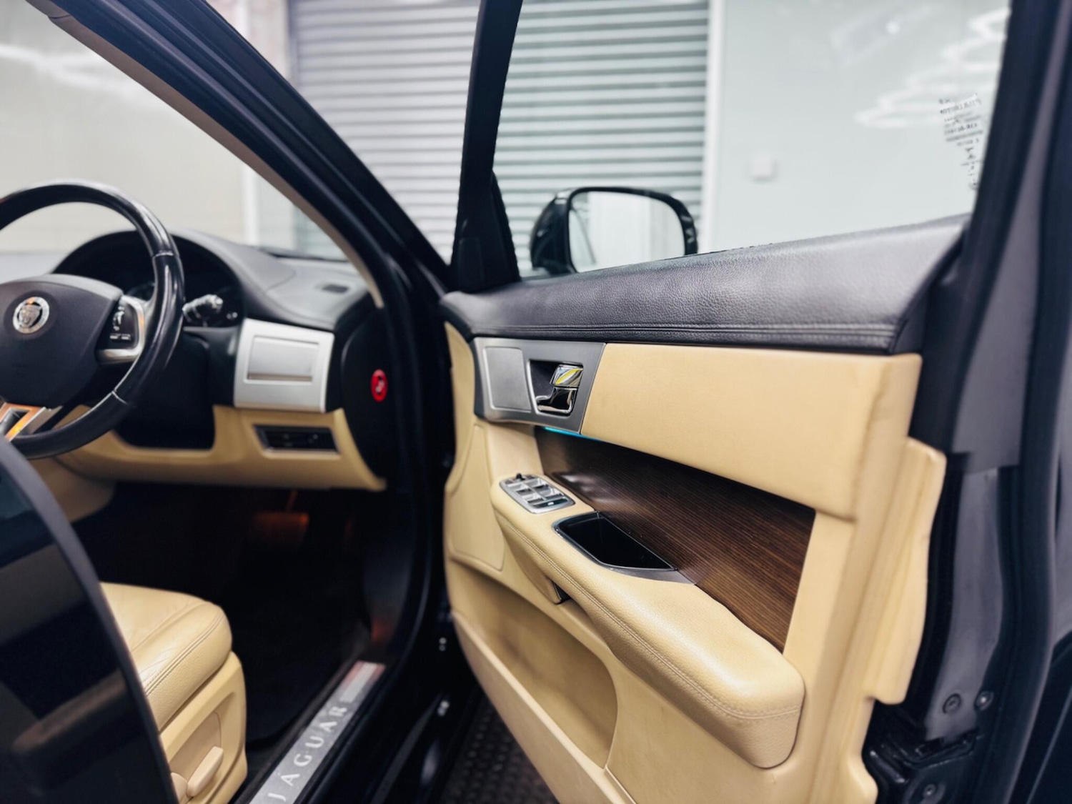 Used Jaguar XF 2013 for sale - 77253935: Photo 21