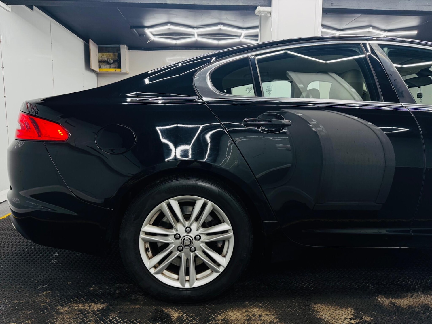 Used Jaguar XF 2013 for sale - 77253935: Photo 27