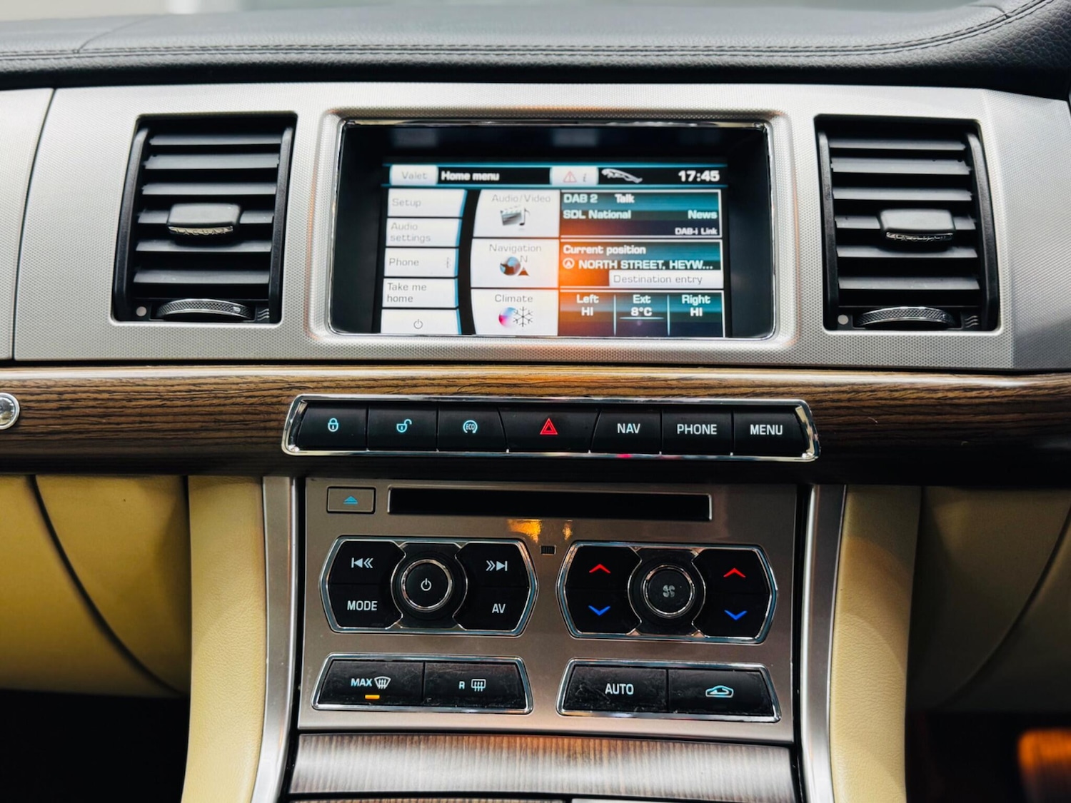 Used Jaguar XF 2013 for sale - 77253935: Photo 29