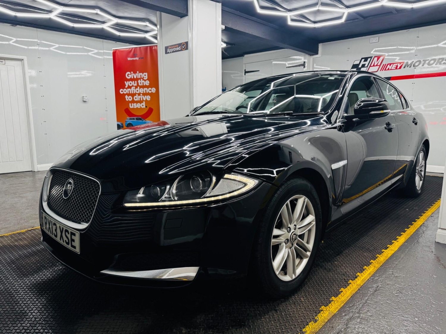Used Jaguar XF 2013 for sale - 77253935: Photo 3