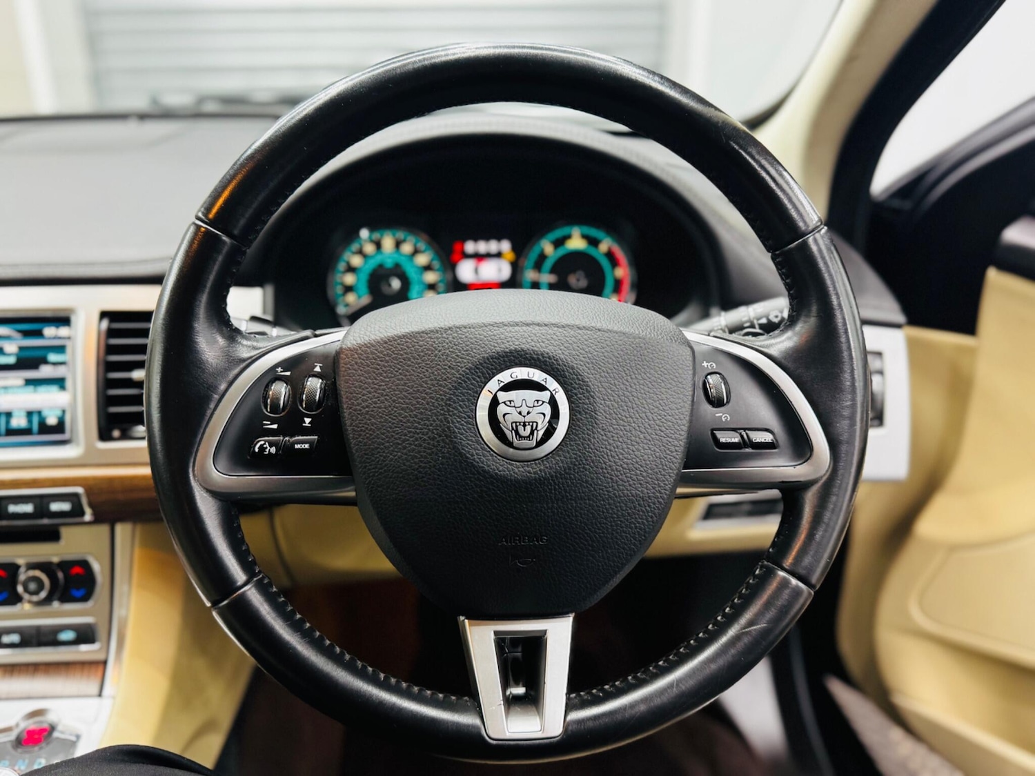 Used Jaguar XF 2013 for sale - 77253935: Photo 31