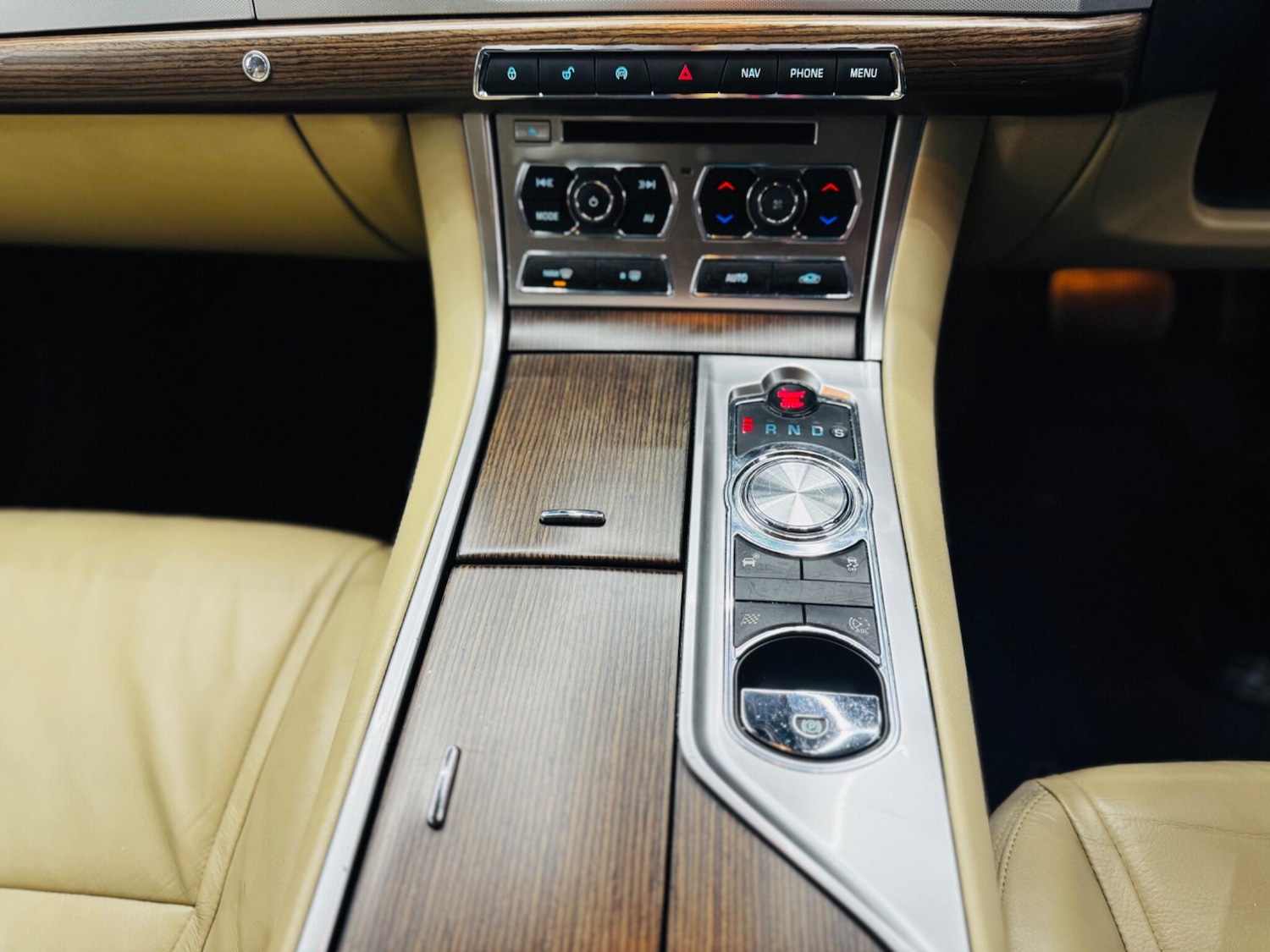 Used Jaguar XF 2013 for sale - 77253935: Photo 45