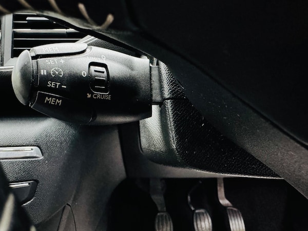 Used Peugeot 308 2015 for sale - 76314508: Photo 24