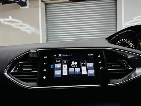 Used Peugeot 308 2015 for sale - 76314508: Photo 44