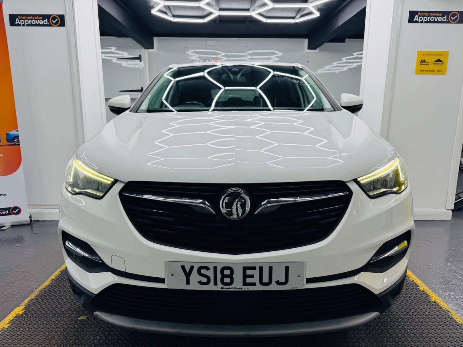 Used Vauxhall Grandland X 2018 for sale - 76360199: Photo 2