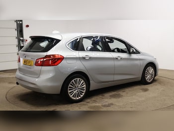 2015 (15) - 218d Luxury 5dr Step Auto