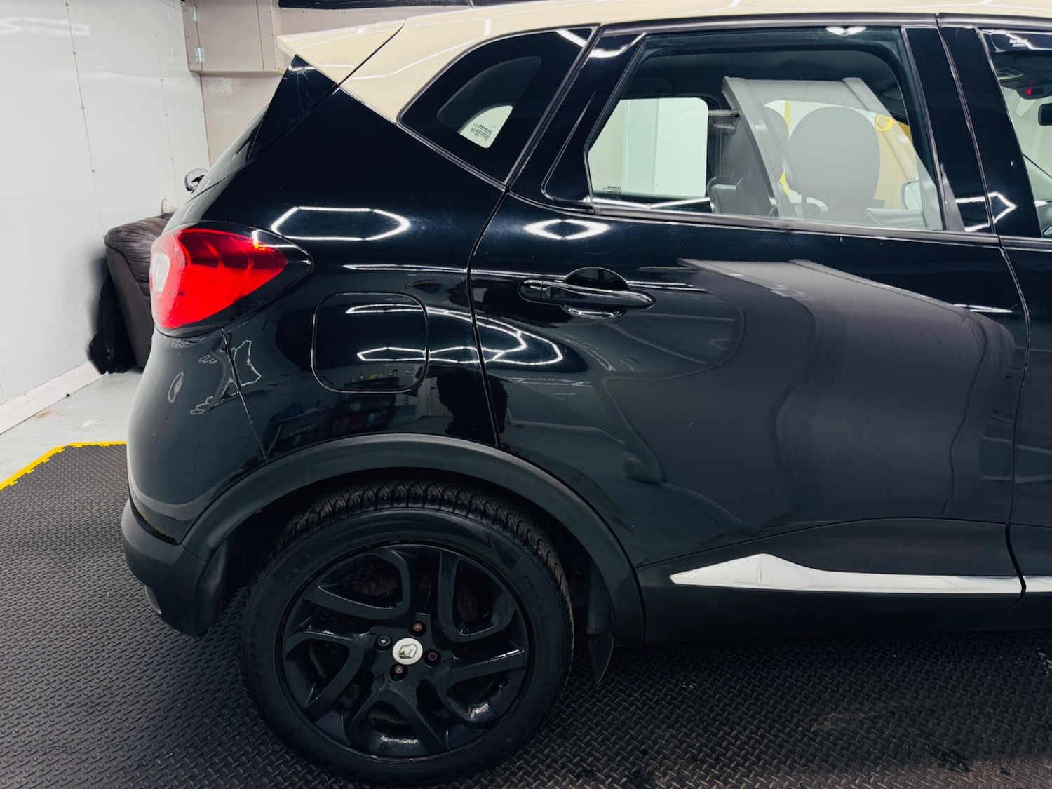 Used Renault Captur 2014 for sale - 75657486: Photo 19