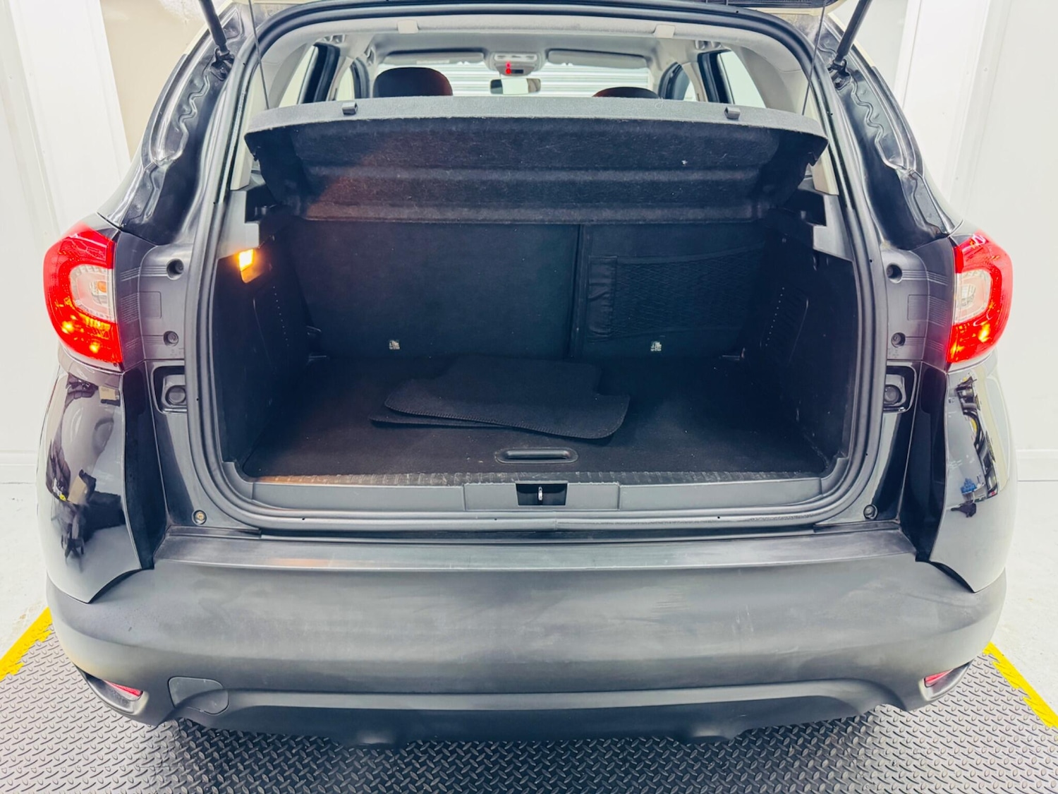 Used Renault Captur 2014 for sale - 75657486: Photo 25