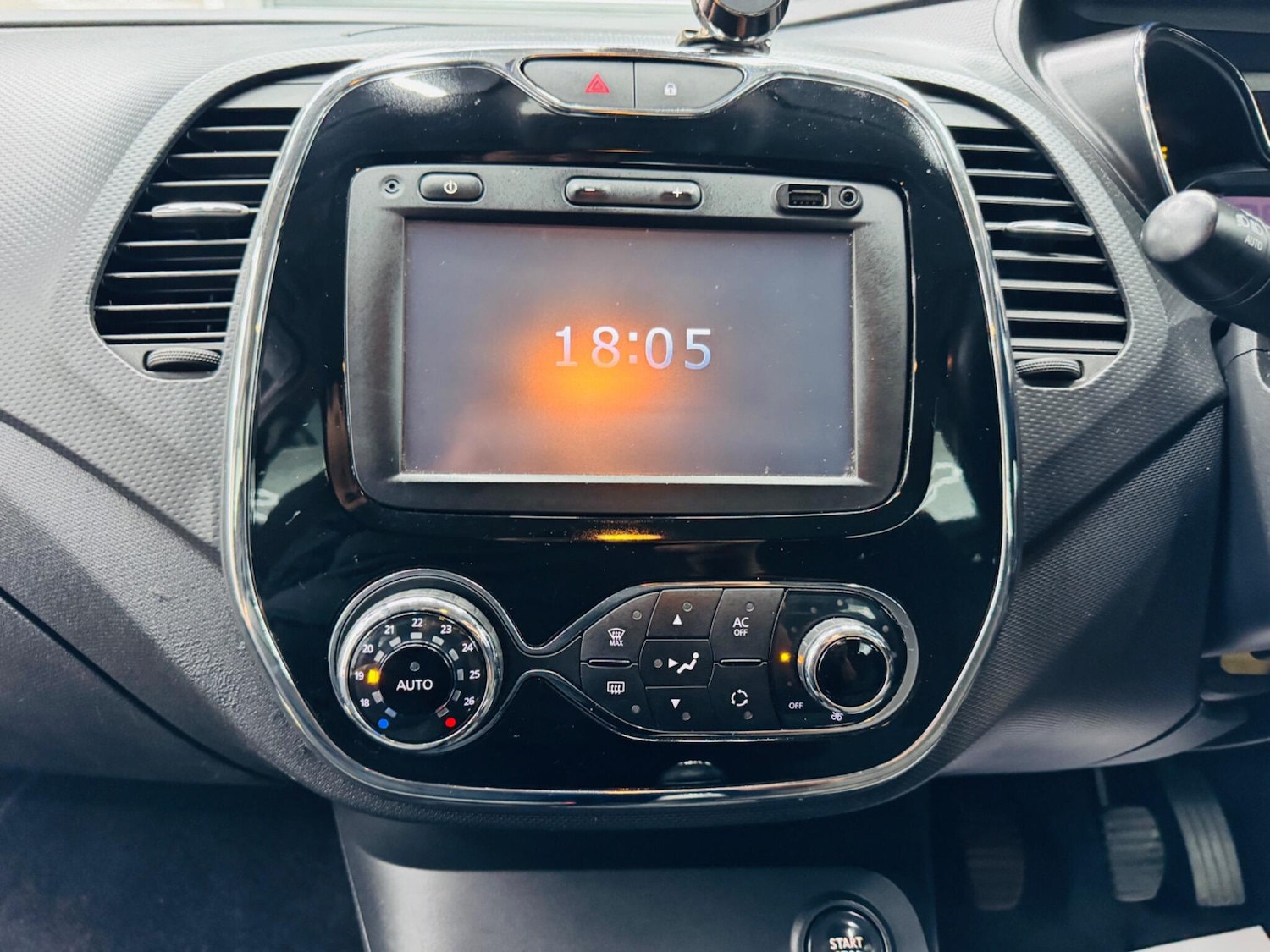 Used Renault Captur 2014 for sale - 75657486: Photo 32