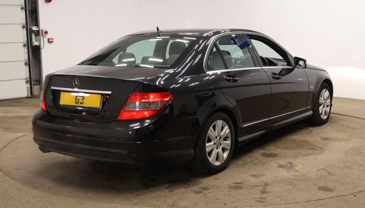 Used Mercedes-Benz C Class 2010 for sale - 77074910: Photo 4