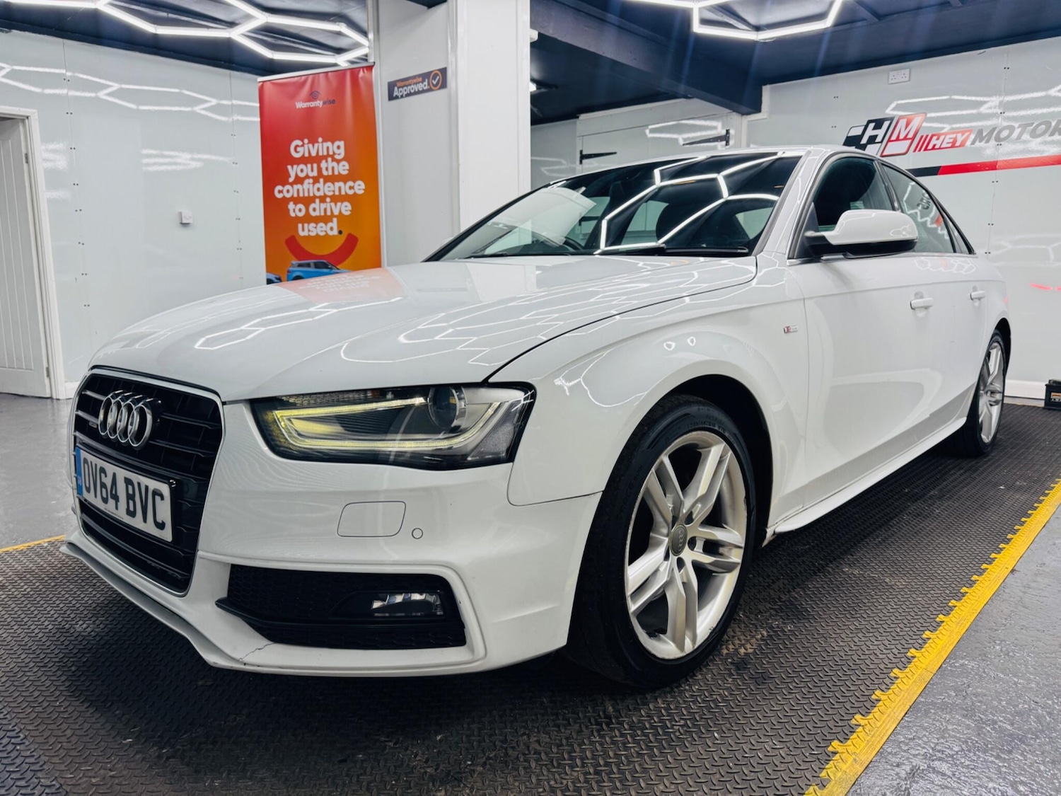 Used Audi A4 2014 for sale - 77109530: Photo 3