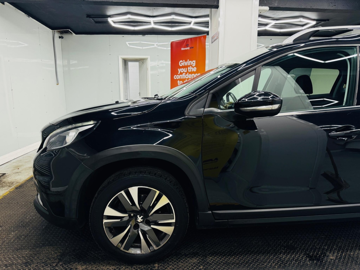 Used Peugeot 2008 2018 for sale - 75657388: Photo 10