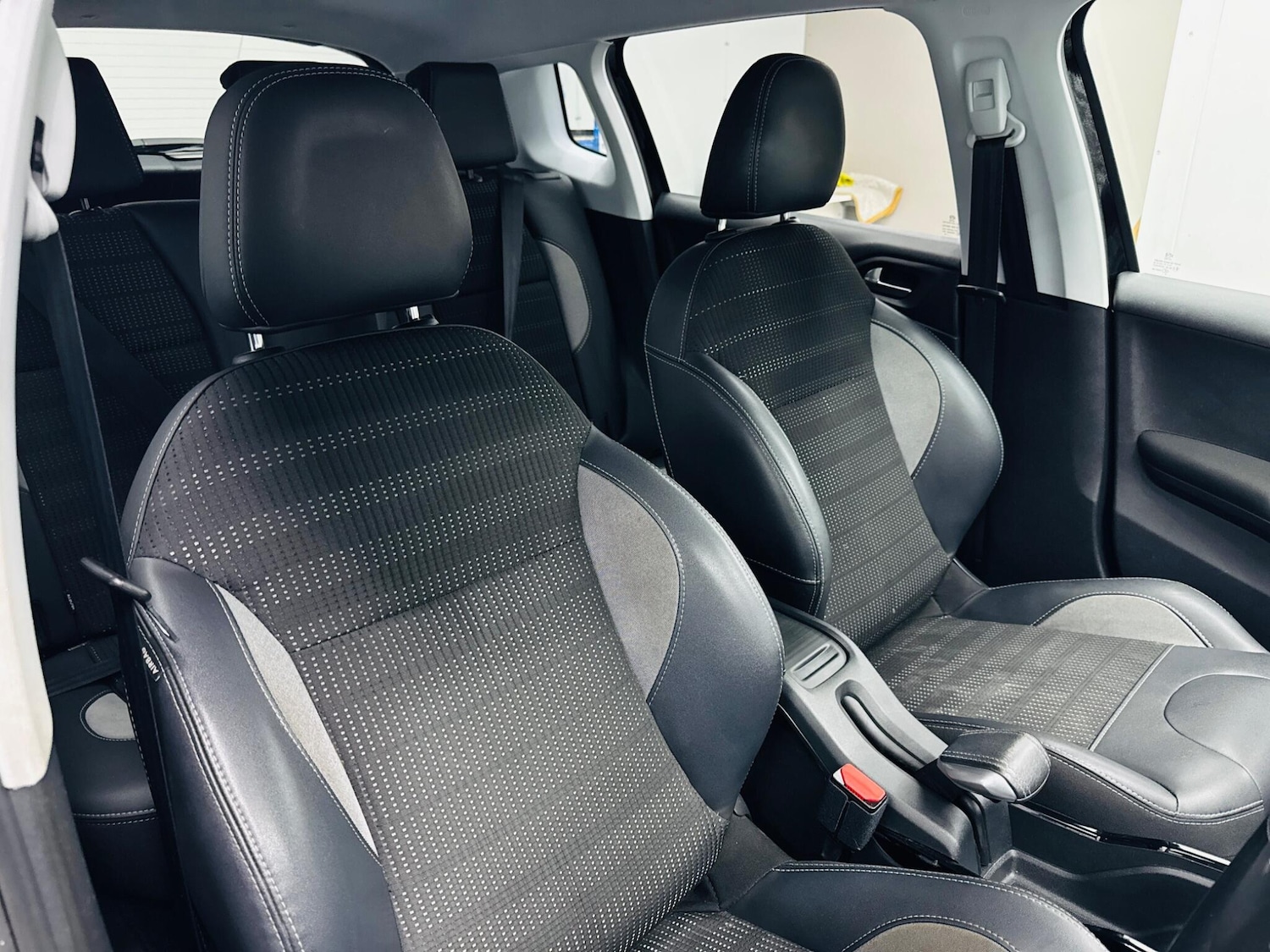 Used Peugeot 2008 2018 for sale - 75657388: Photo 30