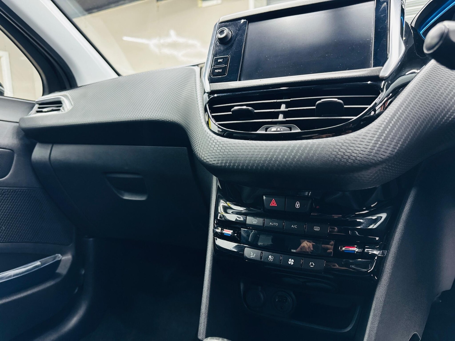 Used Peugeot 2008 2018 for sale - 75657388: Photo 35