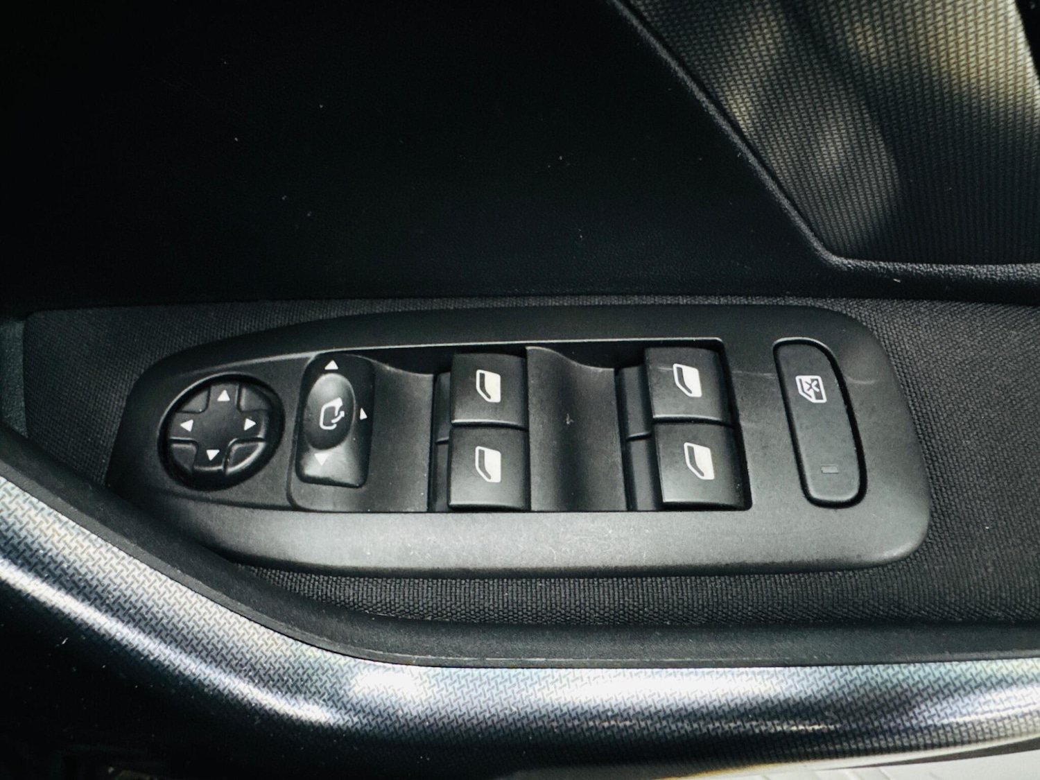 Used Peugeot 2008 2018 for sale - 75657388: Photo 36