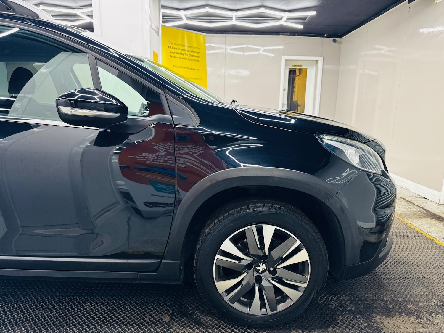 Used Peugeot 2008 2018 for sale - 75657388: Photo 38