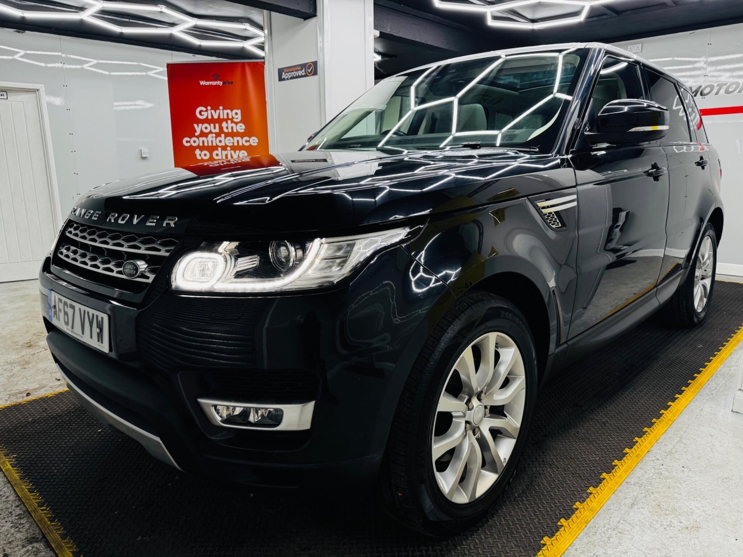 Used Land Rover Range Rover Sport 2017 for sale - 76336507: Photo 10