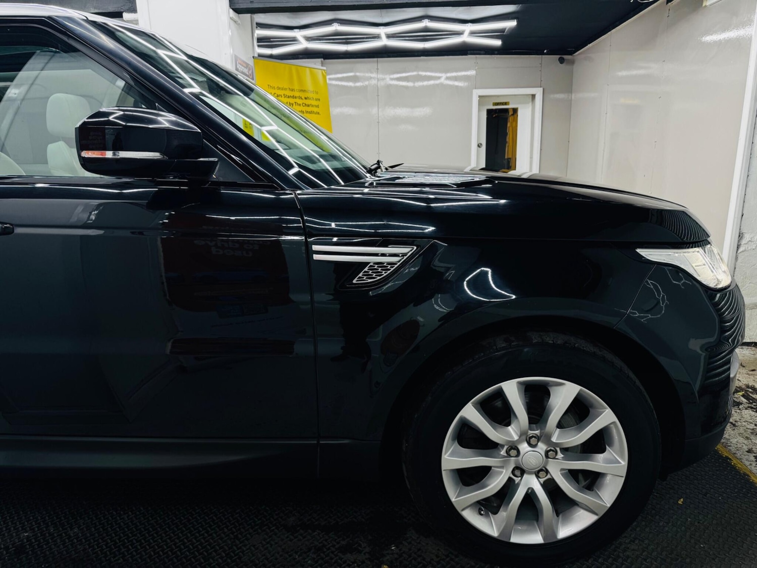 Used Land Rover Range Rover Sport 2017 for sale - 76336507: Photo 16