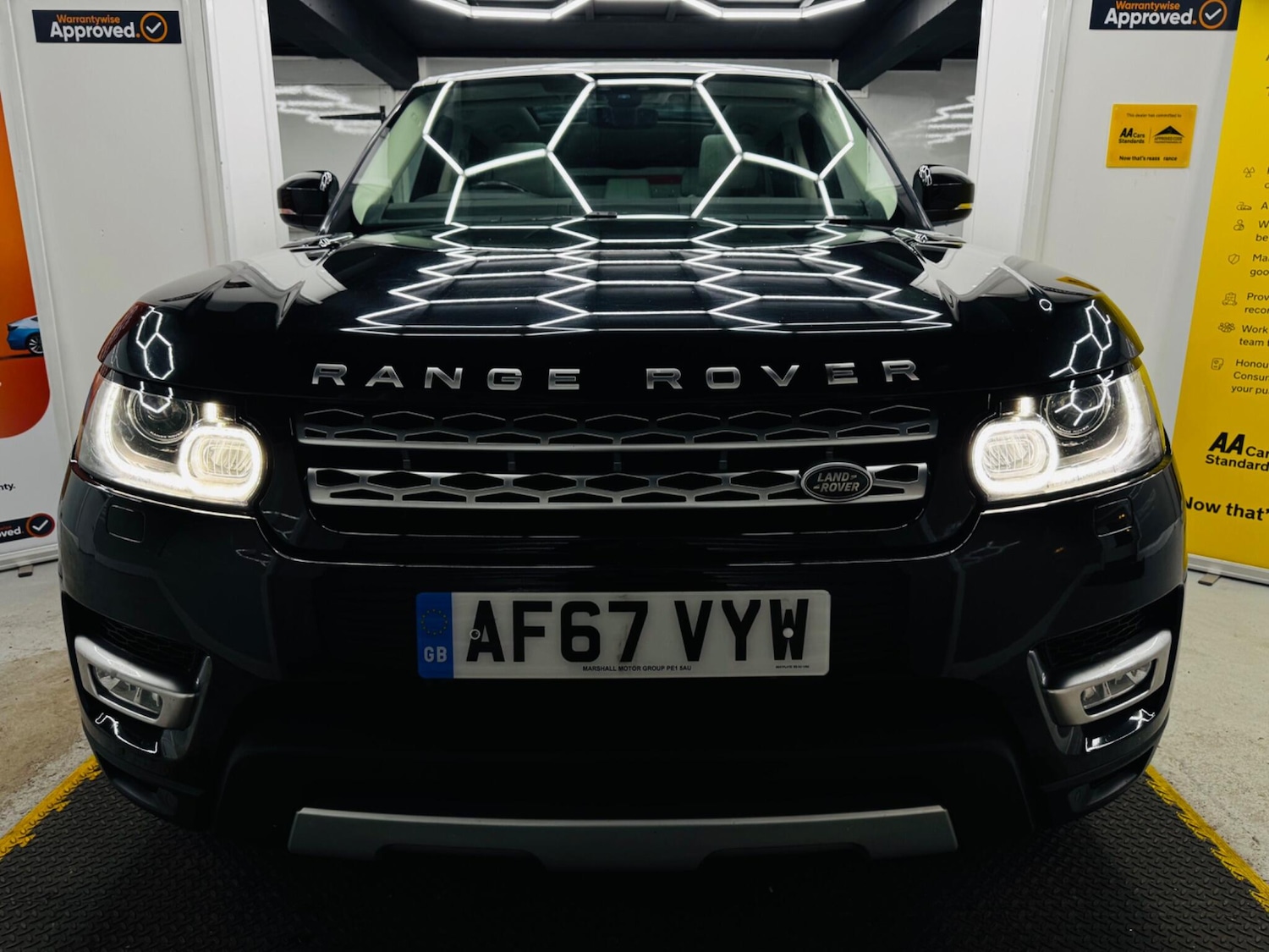 Used Land Rover Range Rover Sport 2017 for sale - 76336507: Photo 2