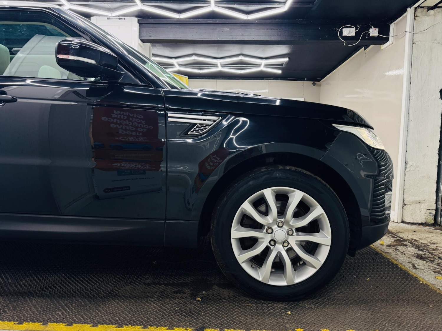 Used Land Rover Range Rover Sport 2017 for sale - 76336507: Photo 36