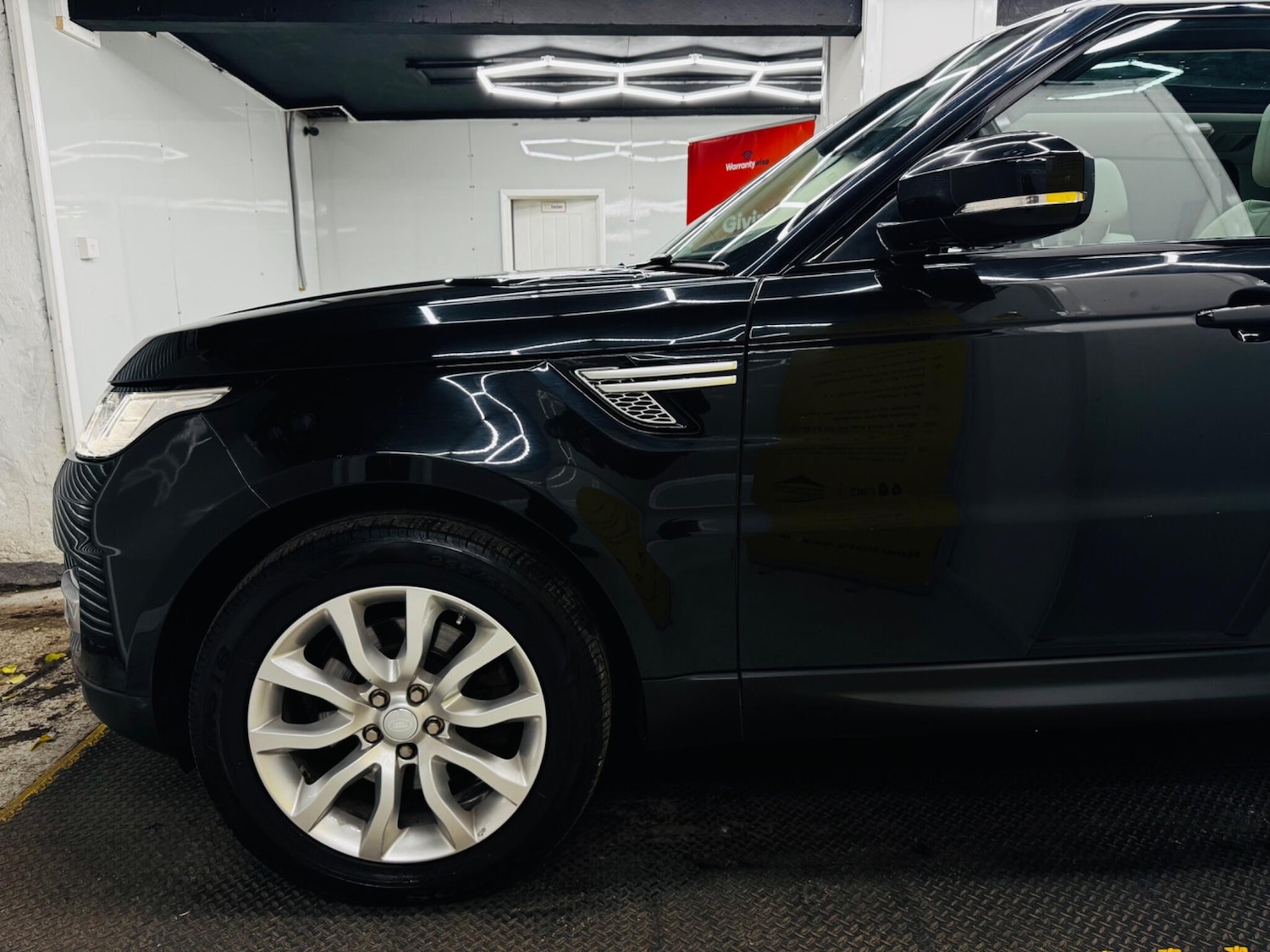 Used Land Rover Range Rover Sport 2017 for sale - 76336507: Photo 39