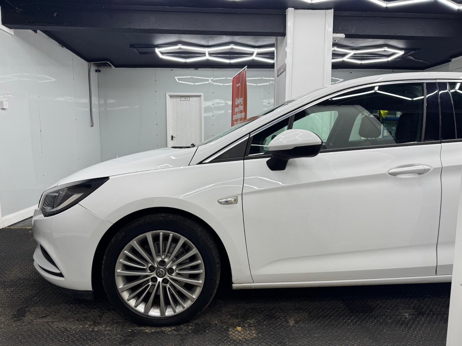 Used Vauxhall Astra 2015 for sale - 76423726: Photo 11