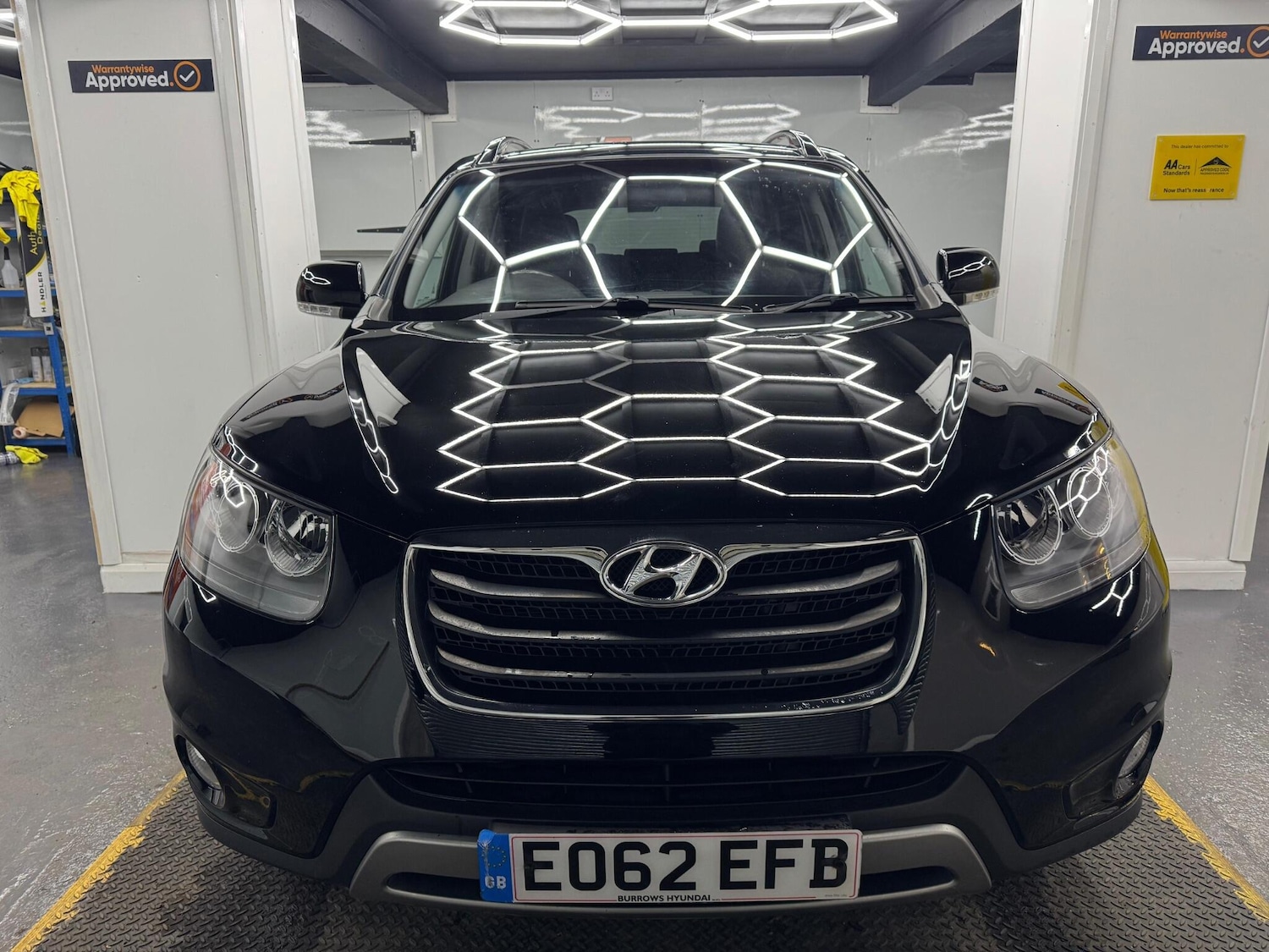 Used Hyundai Santa Fe 2012 for sale - 77120571: Photo 2