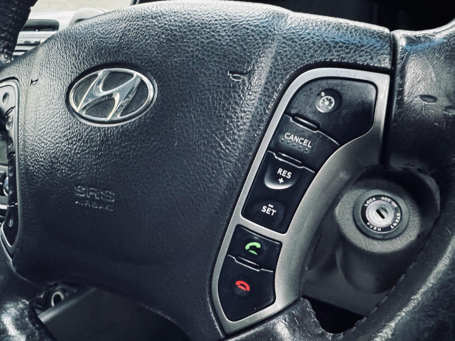 Used Hyundai Santa Fe 2012 for sale - 77120571: Photo 25