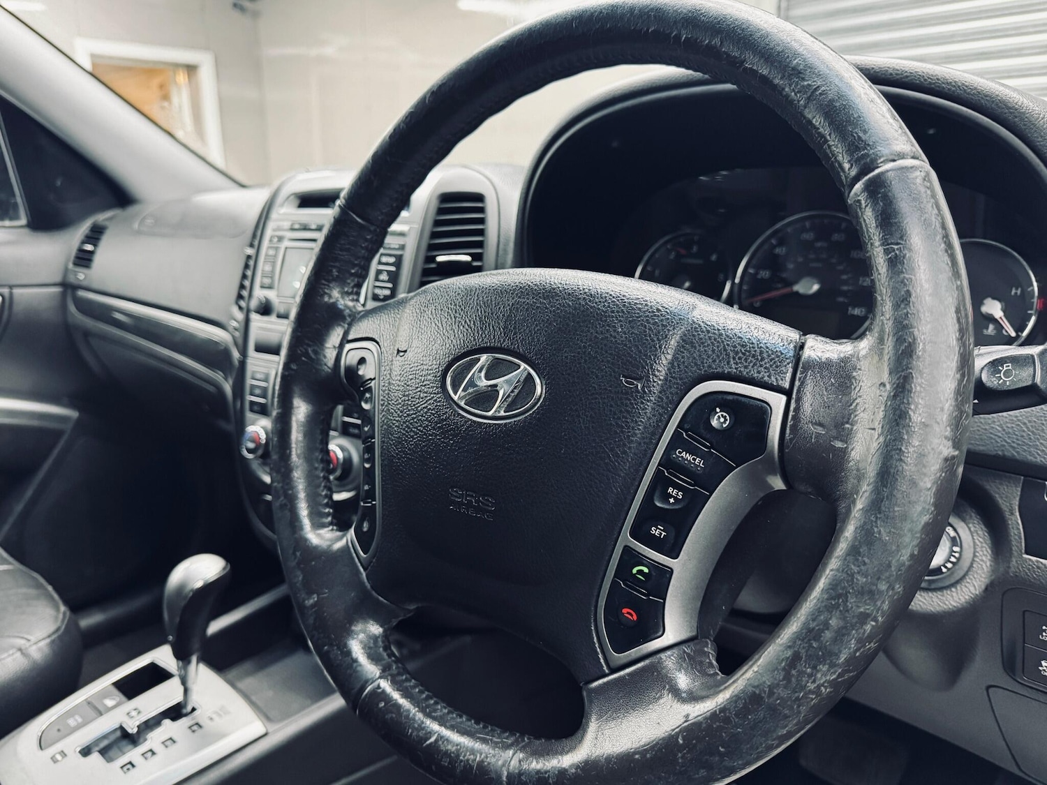 Used Hyundai Santa Fe 2012 for sale - 77120571: Photo 30