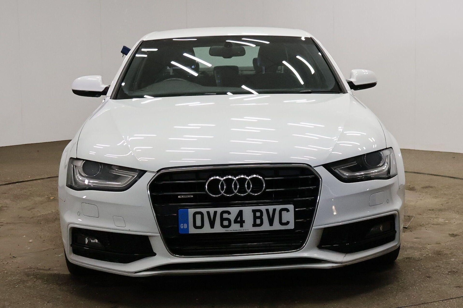 Used Audi A4 2014 for sale - 76425537: Photo 2