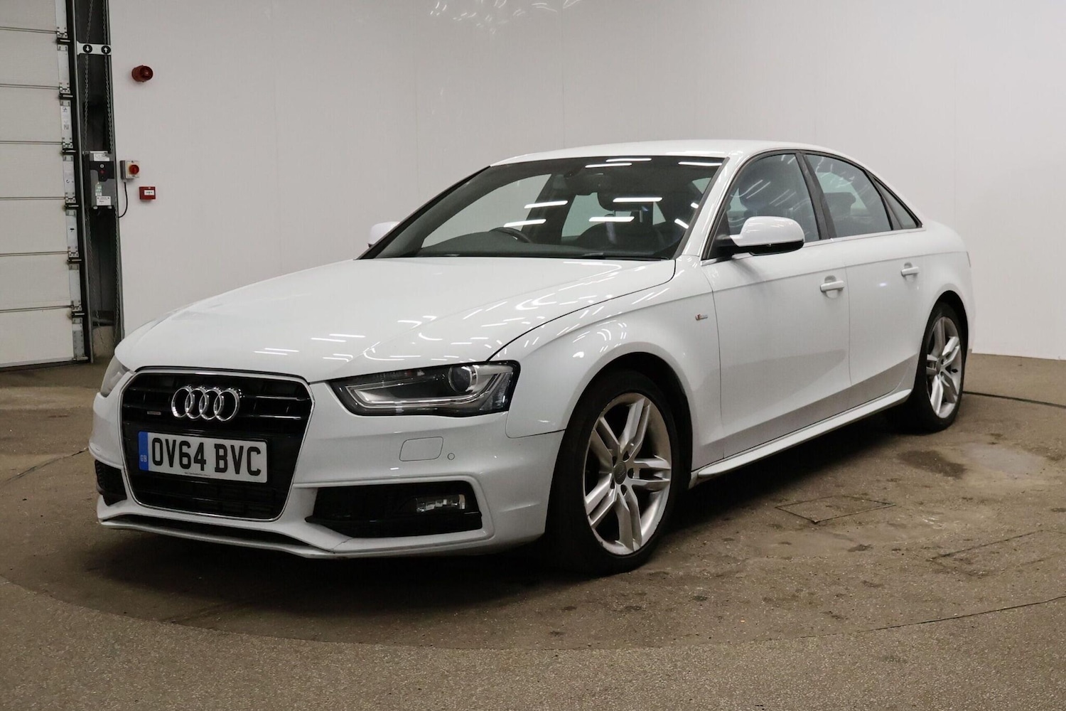 Used Audi A4 2014 for sale - 76425537: Photo 4