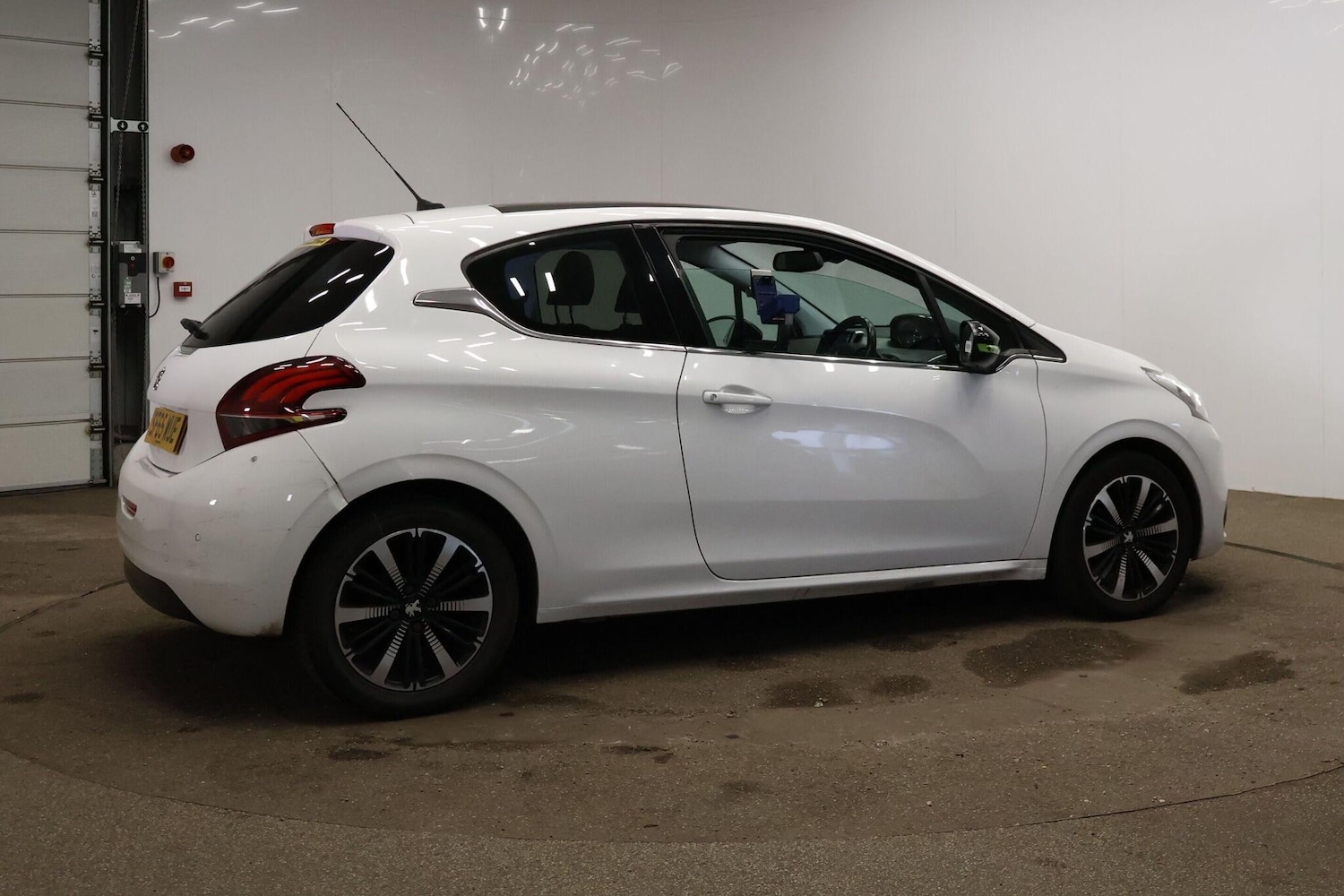 Used Peugeot 208 2015 for sale - 76485454: Photo 6