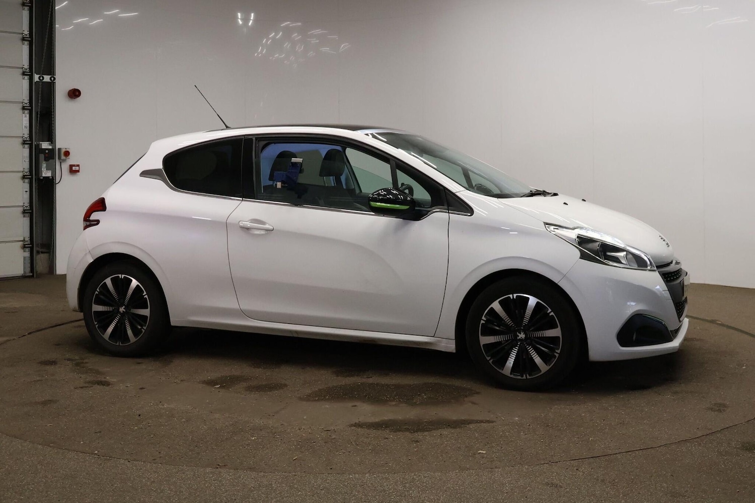 Used Peugeot 208 2015 for sale - 76485454: Photo 7