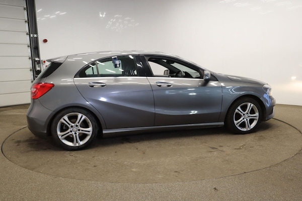 Used Mercedes-Benz A-Class 2015 for sale - 76153108: Photo 11