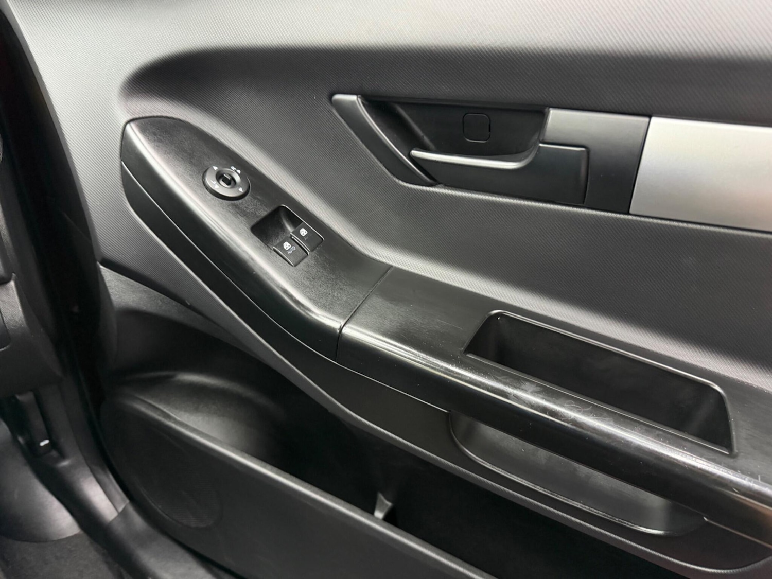 Used Suzuki Swift 2015 for sale - 76002430: Photo 26