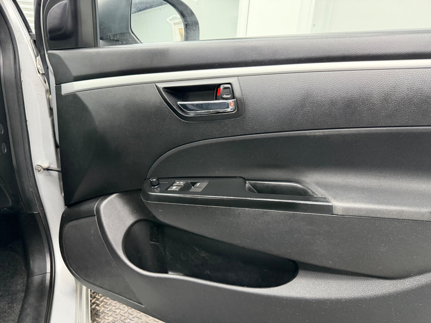 Used Suzuki Swift 2015 for sale - 76002430: Photo 27