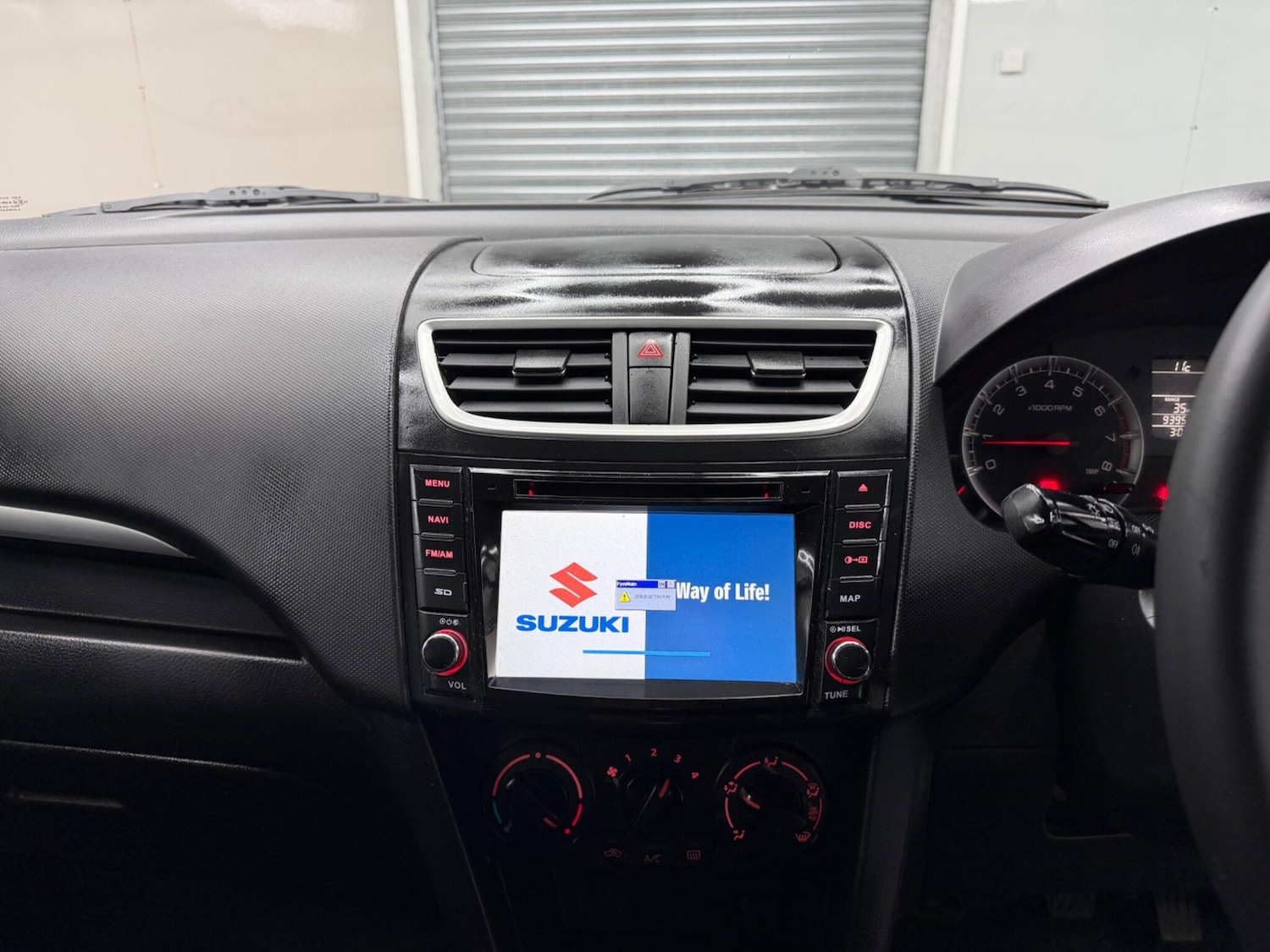 Used Suzuki Swift 2015 for sale - 76002430: Photo 30