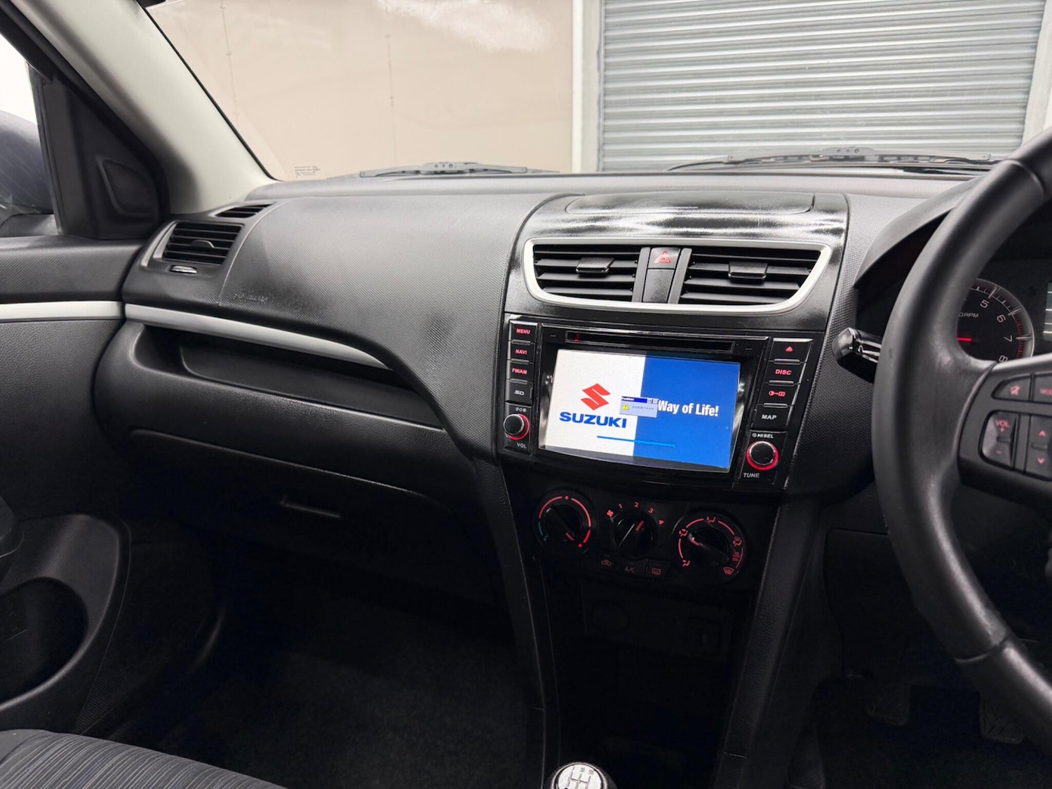 Used Suzuki Swift 2015 for sale - 76002430: Photo 43