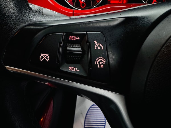 Used Vauxhall ADAM 2014 for sale - 76152031: Photo 11