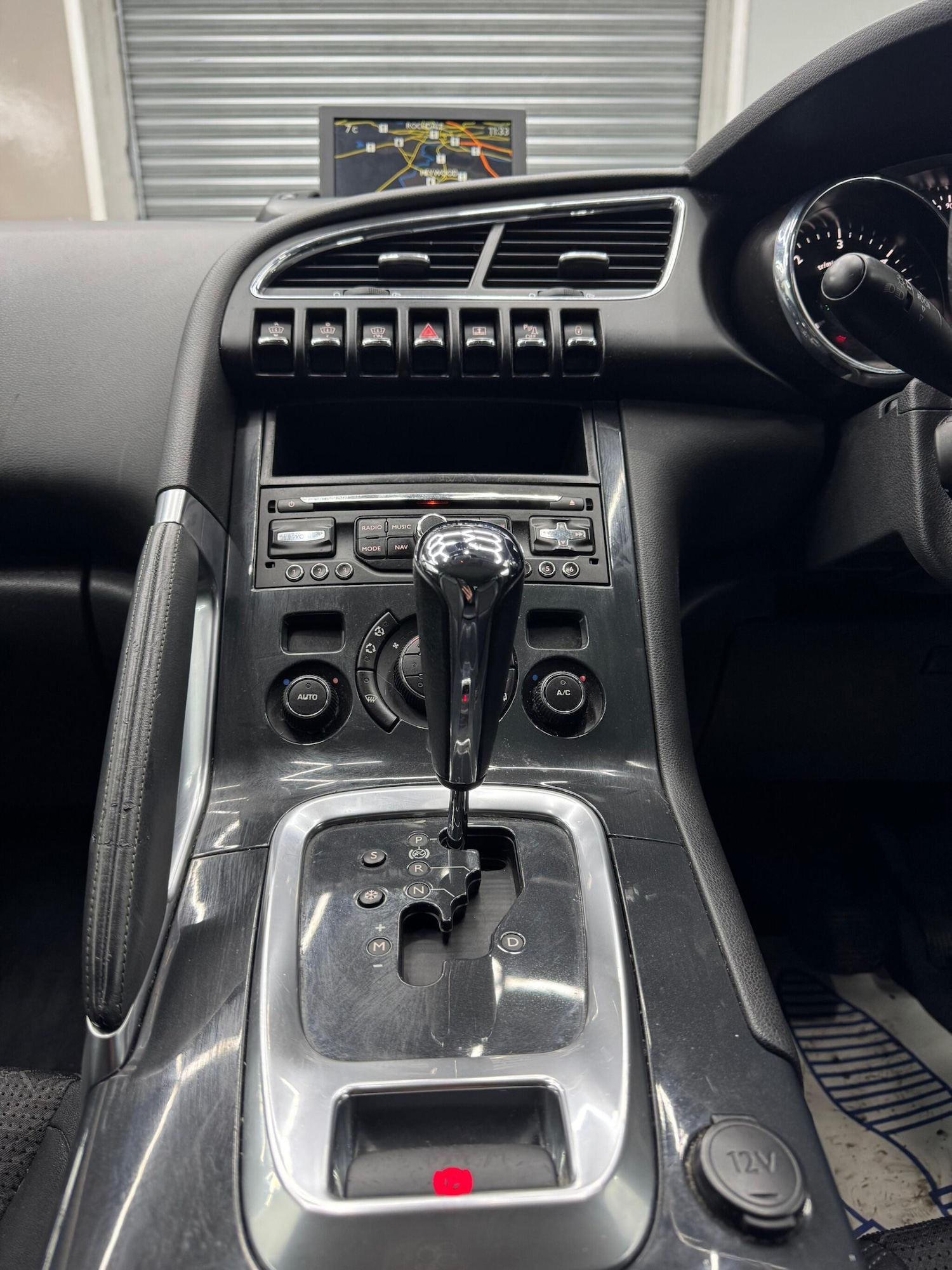 Used Peugeot 3008 2015 for sale - 77091161: Photo 25