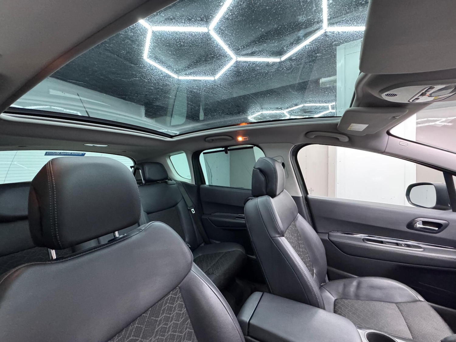 Used Peugeot 3008 2015 for sale - 77091161: Photo 35