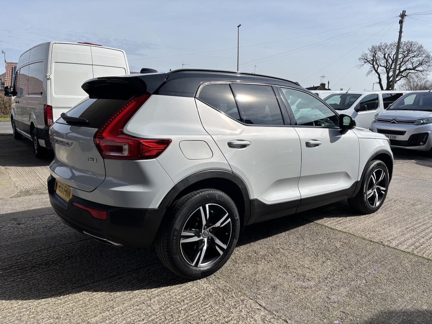 Used Volvo XC40 2020 for sale - 78107020: Photo 2