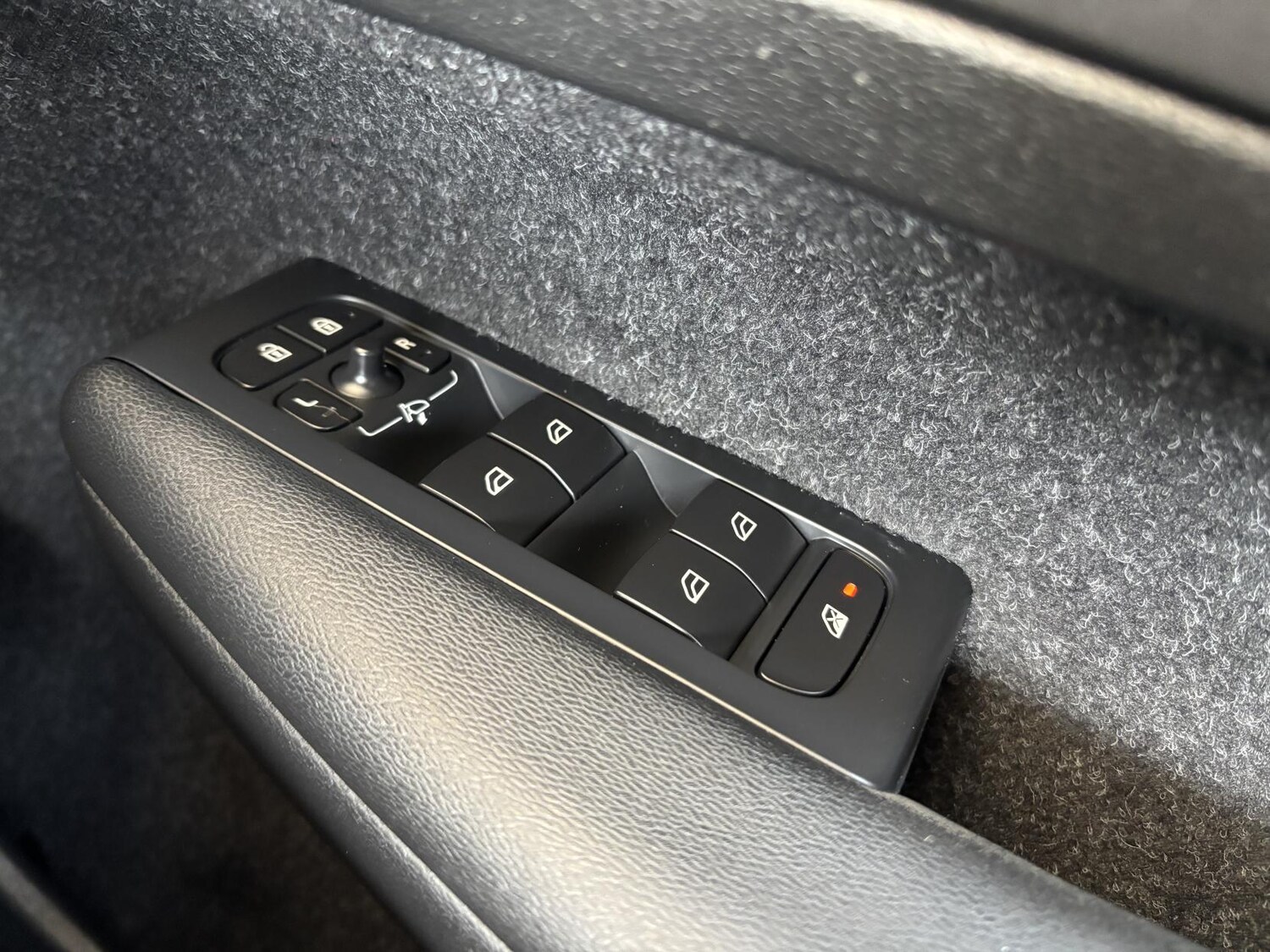 Used Volvo XC40 2020 for sale - 78107020: Photo 34