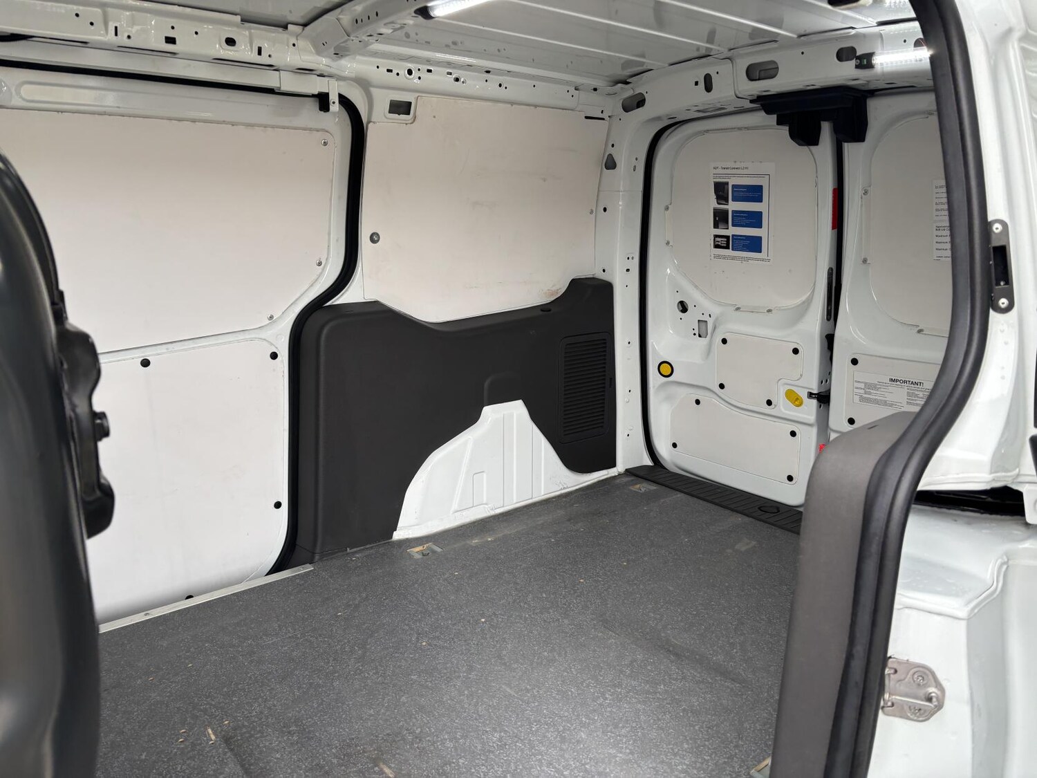 Used Ford Transit Connect 2020 for sale - 77581574: Photo 12