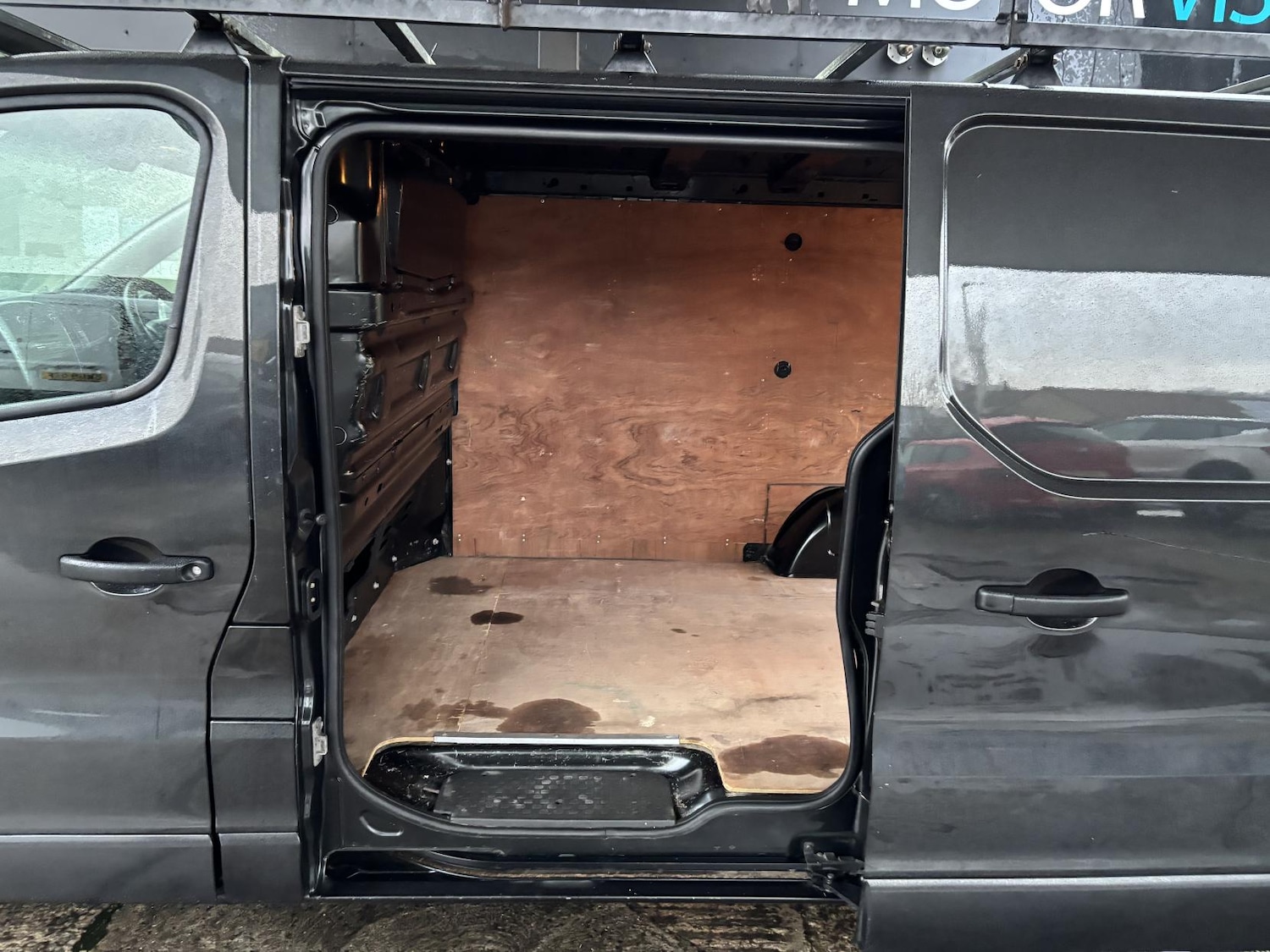 Used Vauxhall Vivaro 2015 for sale - 77385619: Photo 13