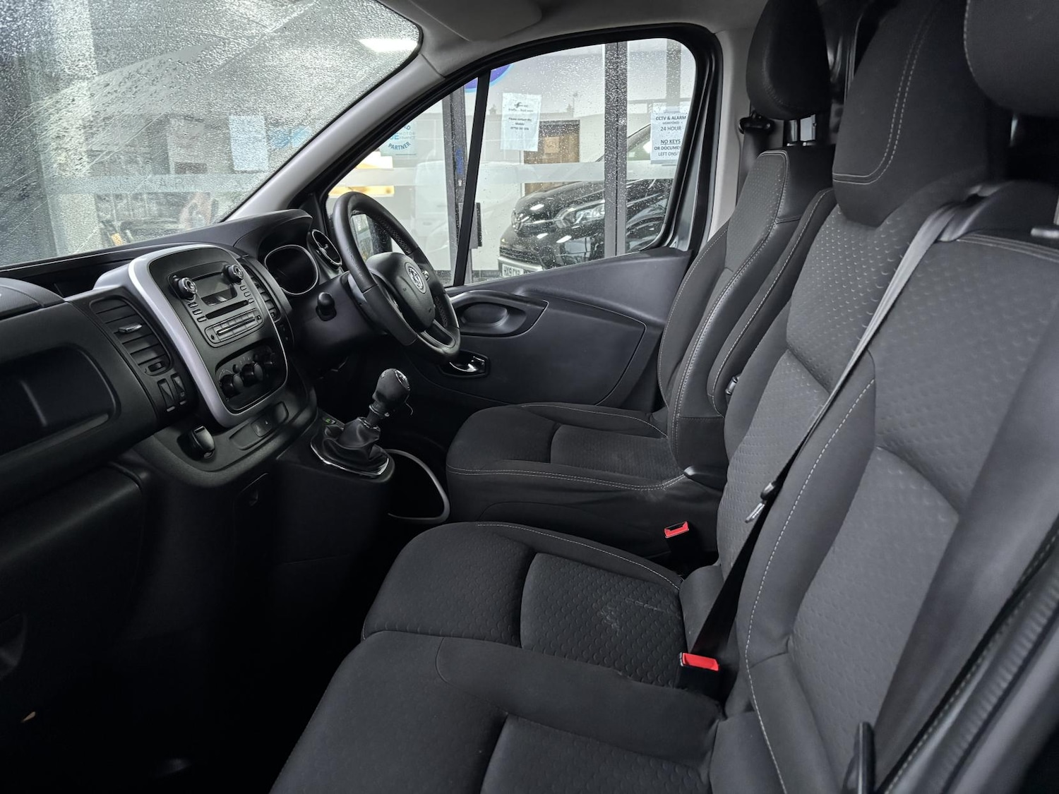 Used Vauxhall Vivaro 2015 for sale - 77385619: Photo 15