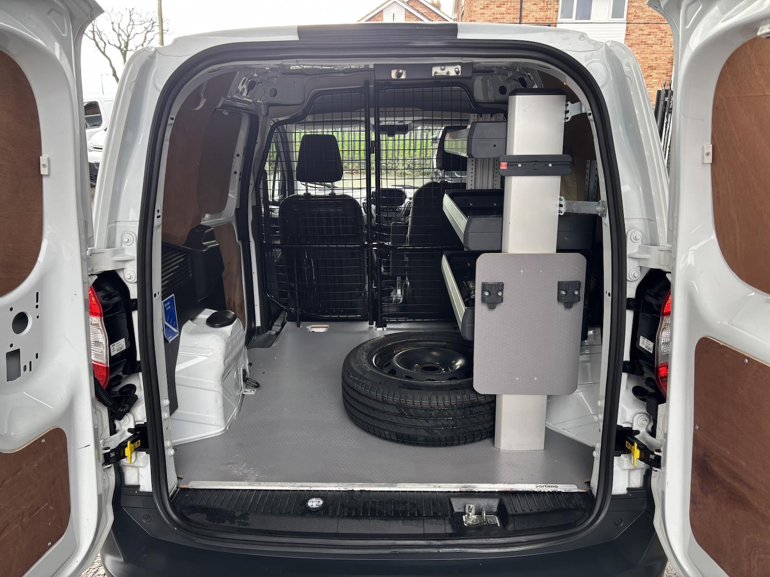 Used Ford Transit Courier 2019 for sale - 77687574: Photo 16