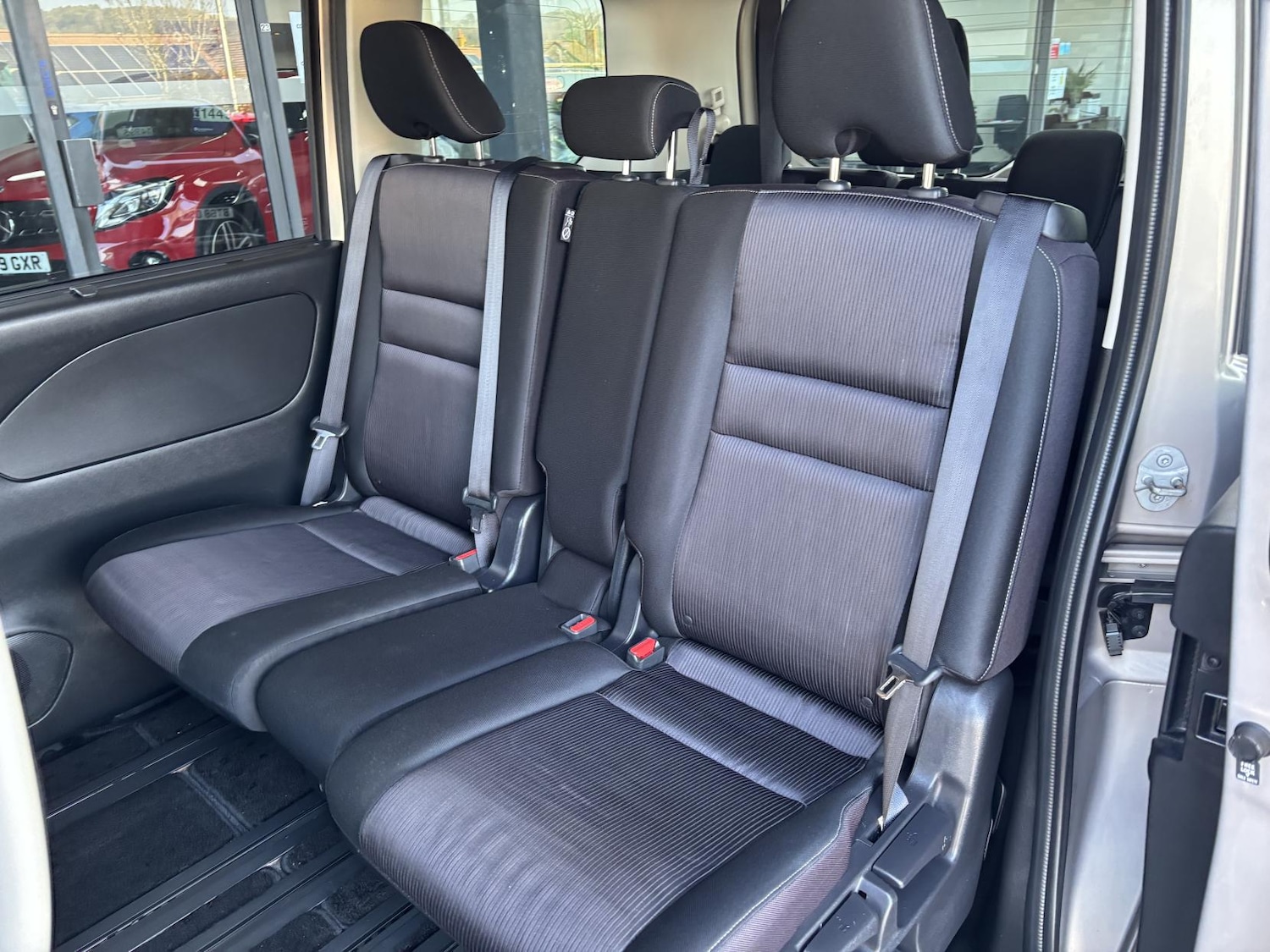 Used Nissan Serena 2025 for sale - 77750456: Photo 23