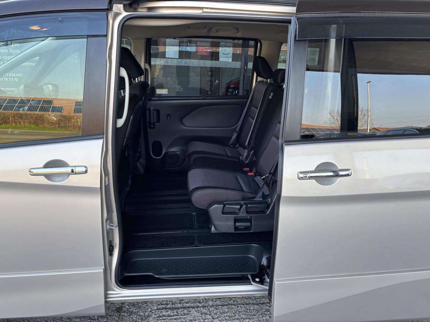 Used Nissan Serena 2025 for sale - 77750456: Photo 25